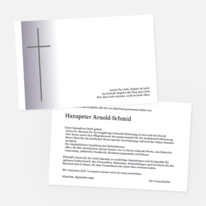 Danksagungskarten mit Kreuz und grauem Farbverlauf. Einladung zur Trauerfeier in der Farbe schwarz online gestalten.