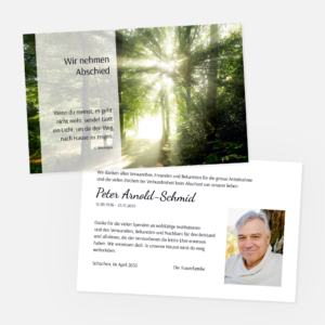 Danksagungskarten mit Licht im Wald. Einladung zur Trauerfeier in der Farbe schwarz online bestellen.