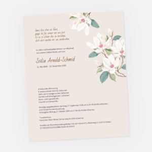 Leidzirkular Trockenblumen (Kopie): Eine florale Traueranzeige mit Magnolienmotiven auf einem sanften beigen Hintergrund, mit deutschem Text für Details und einer Gedenknachricht.